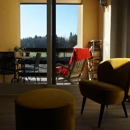 Сasa de vacaciones Alluring In Fays With Garden *